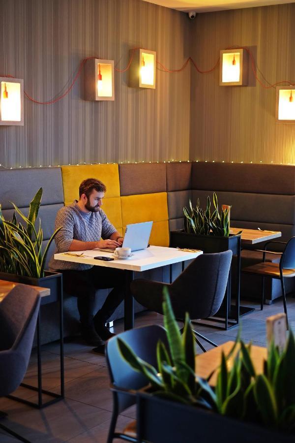 Hotel Mazurek Koło エクステリア 写真