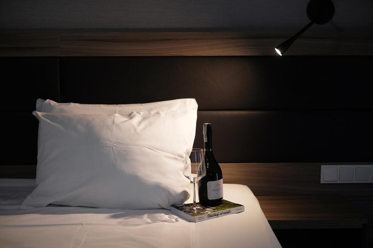 Hotel Mazurek Koło エクステリア 写真