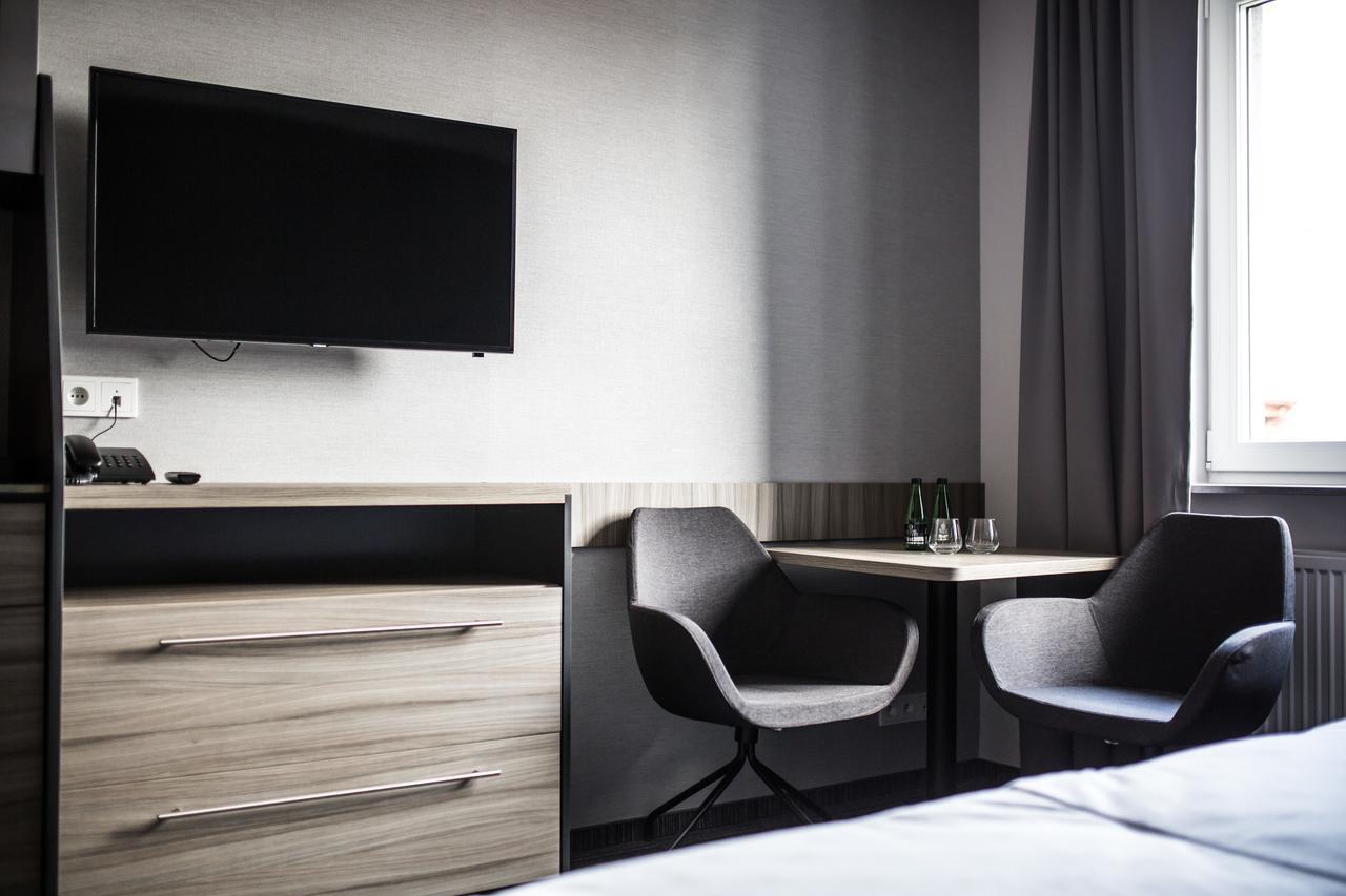 Hotel Mazurek Koło エクステリア 写真