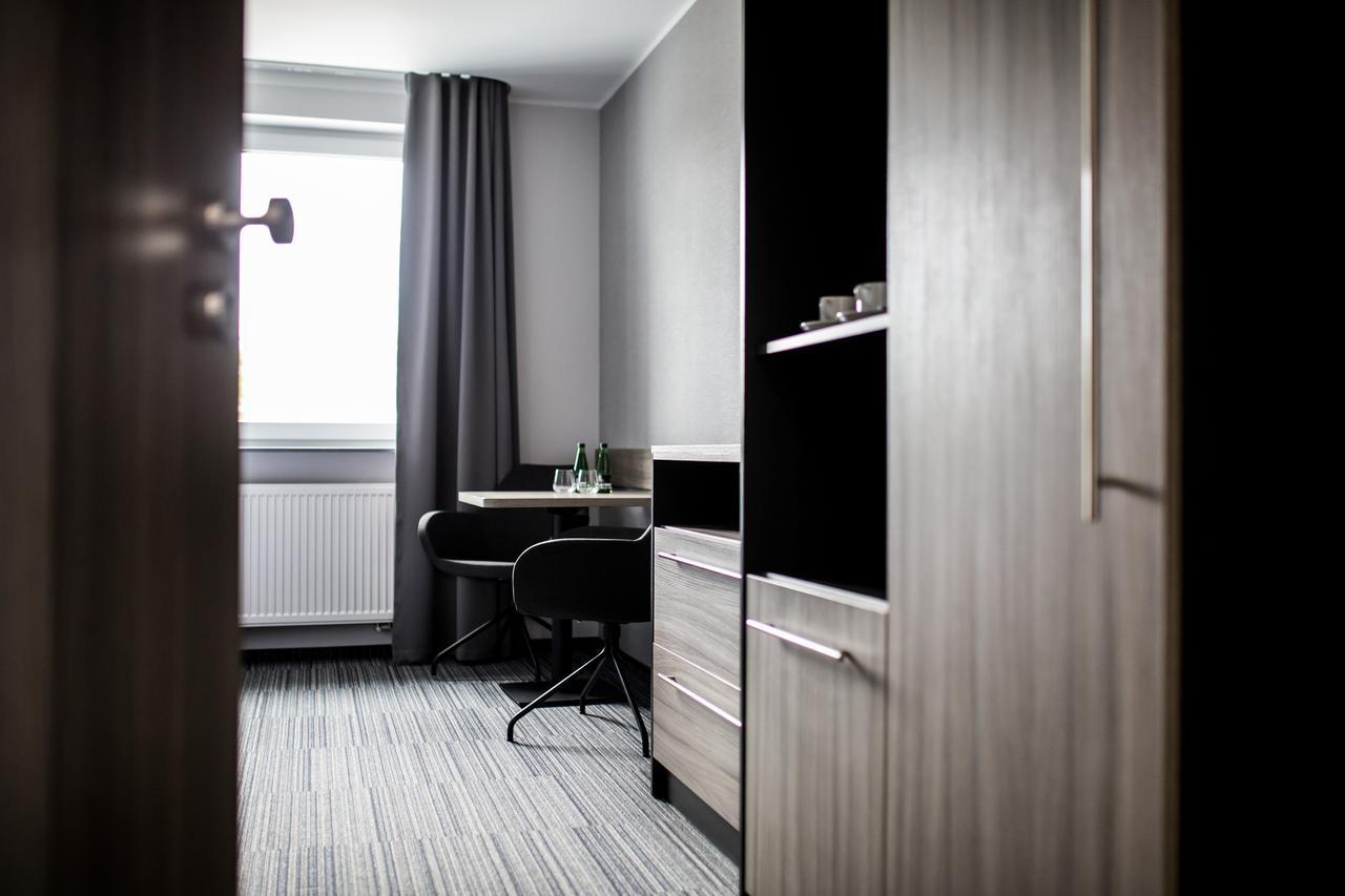 Hotel Mazurek Koło エクステリア 写真