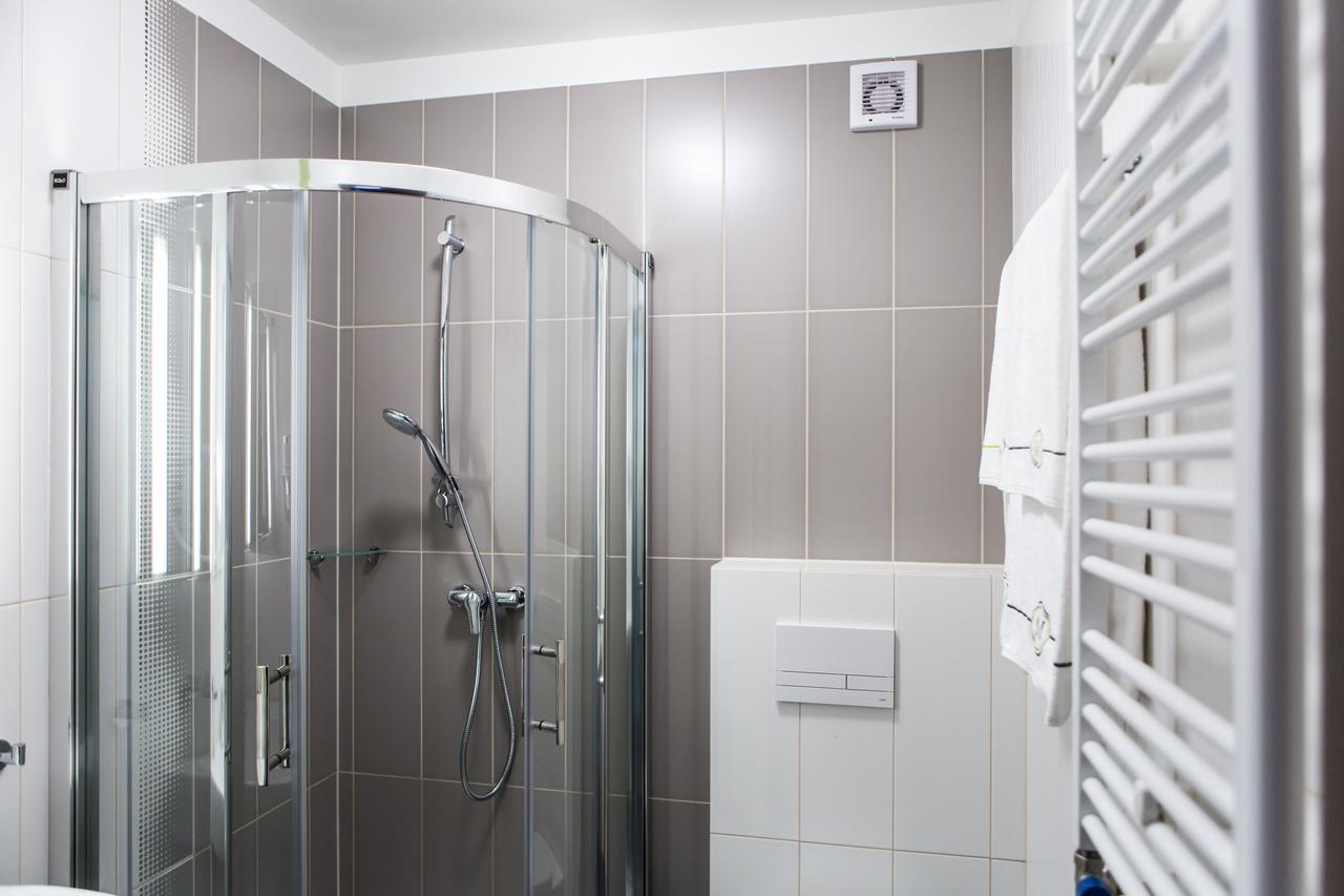 Hotel Mazurek Koło エクステリア 写真